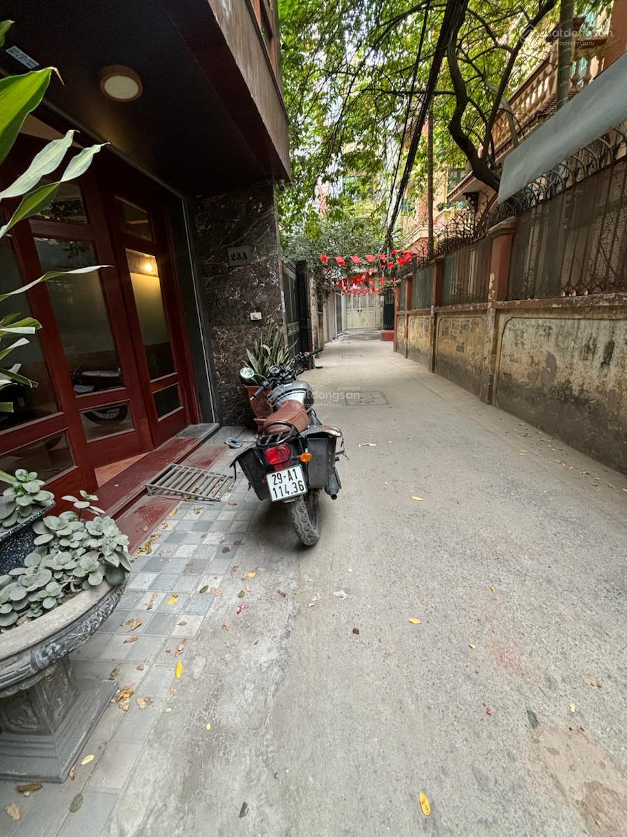 Nhà Đẹp Lạc Long Quân Ô Tô 16chỗ Qua Nhà- Nhà Sang Trọng Như Khách Sạn - Gara - Ngõ Thông - Lô Góc