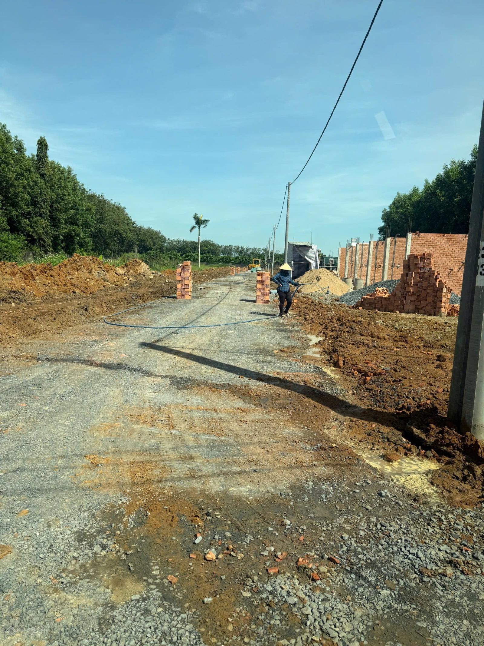 Hạ giá kịch sàn 2,1 tỉ cặp góc 10m ngay trục Long Chiến, phường Tân Triều