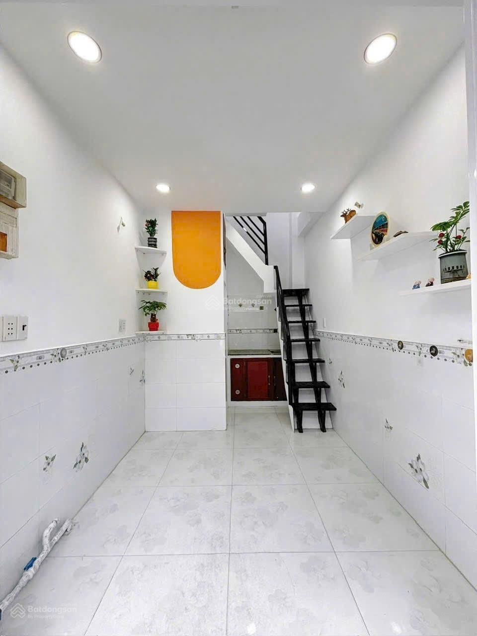 Nhà đẹp giá rẻ Chiến lược 12,5 m2 đúc 2 tầng BTCT xách Vali vào ở ngay chỉ 1.85 Tỷ Nhà đẹp giá rẻ Chiến lược 12,5 m2 đúc 2 tầng BTCT xách Vali vào ở ngay chỉ 1.85 Tỷ