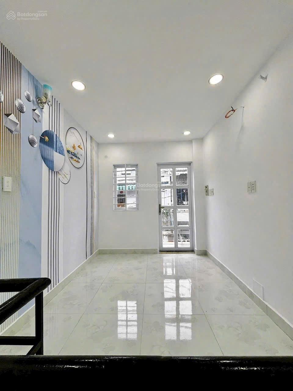 Nhà đẹp giá rẻ Chiến lược 12,5 m2 đúc 2 tầng BTCT xách Vali vào ở ngay chỉ 1.85 Tỷ Nhà đẹp giá rẻ Chiến lược 12,5 m2 đúc 2 tầng BTCT xách Vali vào ở ngay chỉ 1.85 Tỷ