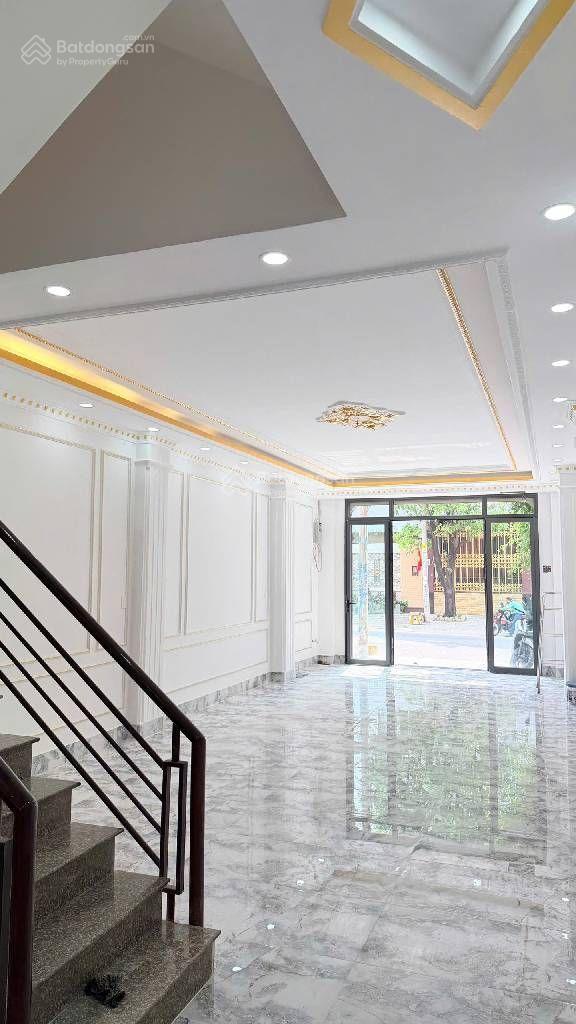 16 tỷ thương lượng, nhà 4 tầng mặt tiền kinh doanh, diện tích : 4,5 x 20.