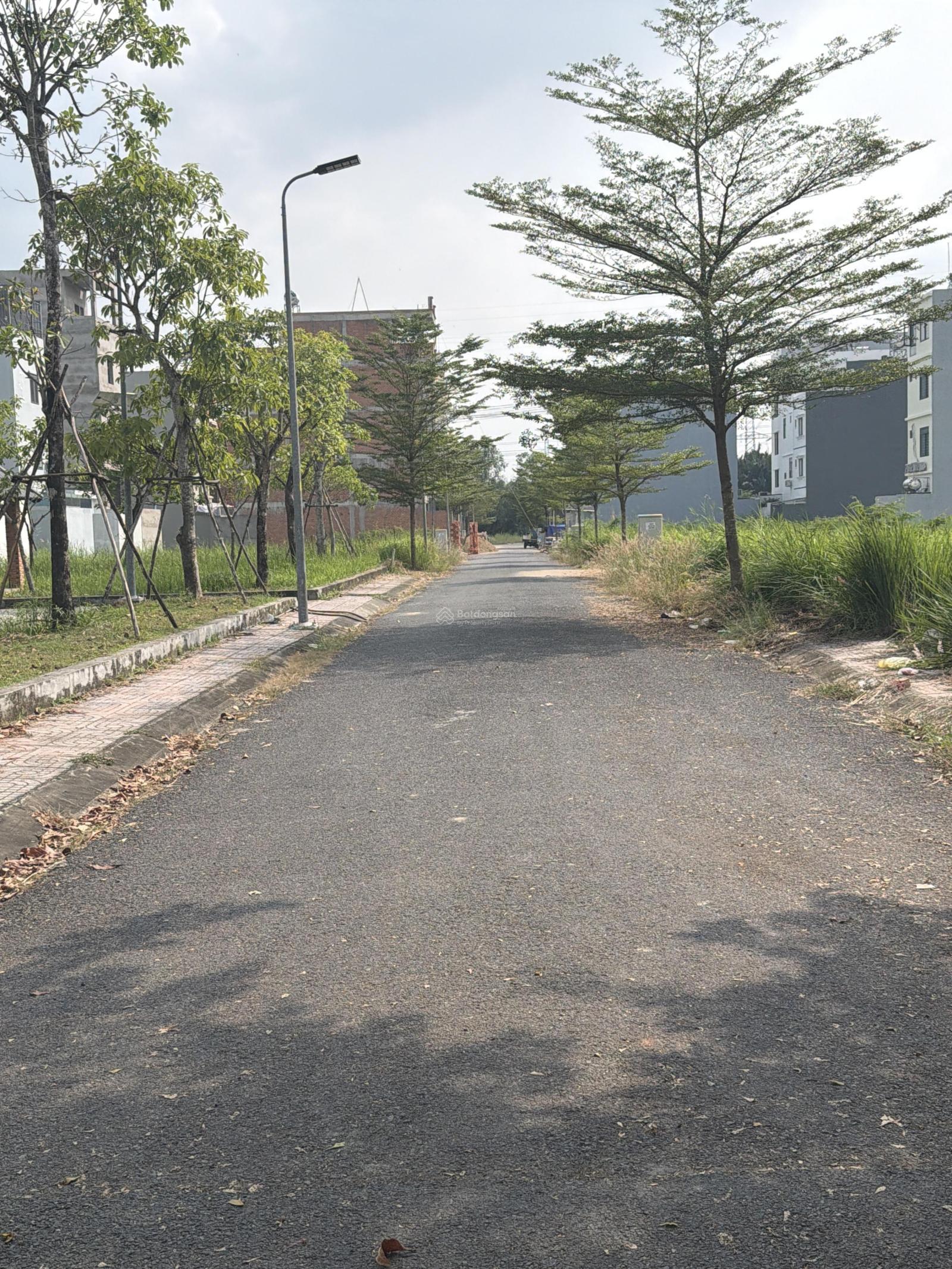 Bán đất Kdc 1181 Lê văn lương 90m2 lh 0939 500 ***