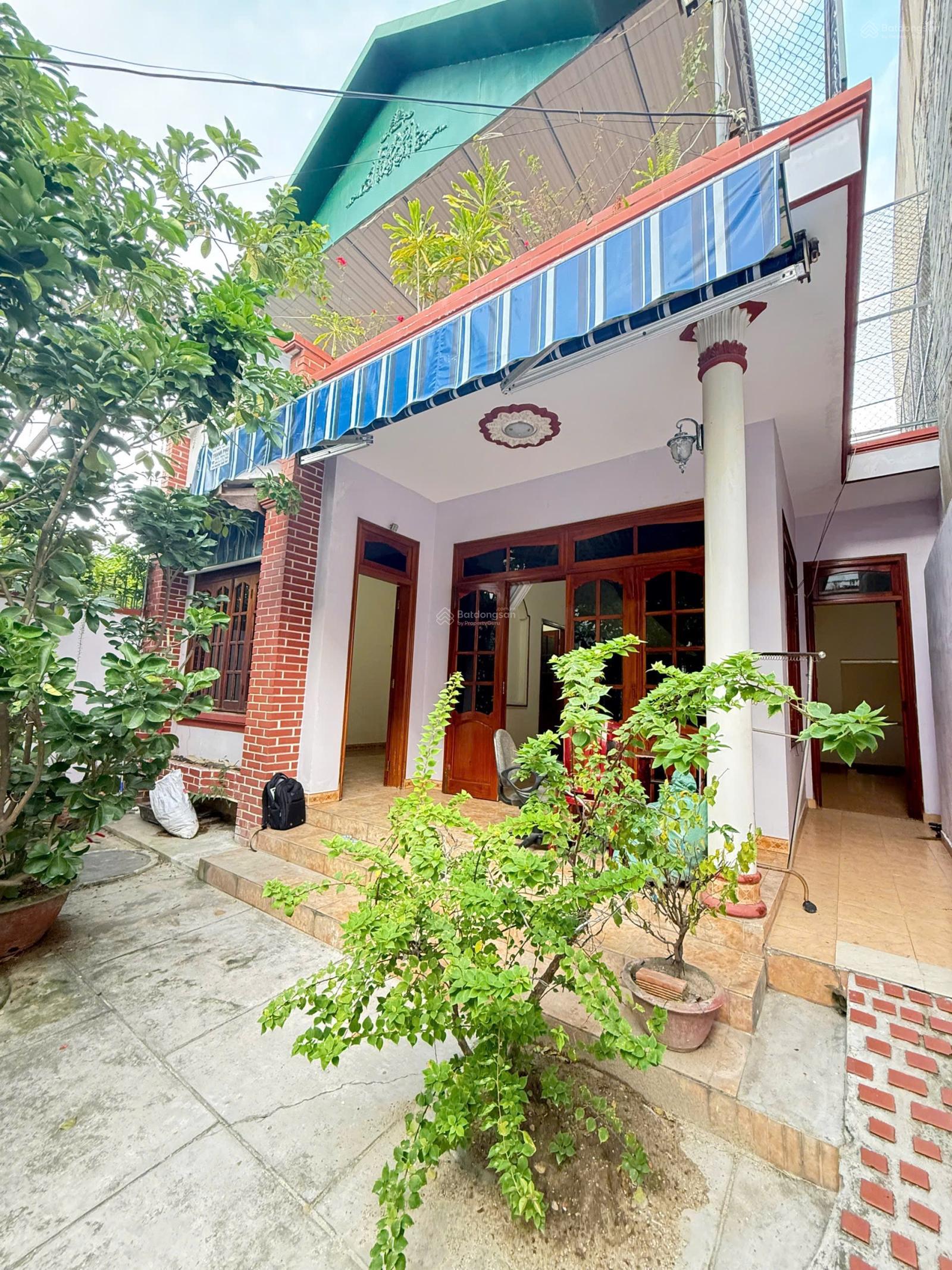 Cần bán nhà mặt tiền đường Tản Viên - phường Phước Hoà tttp Nha Trang 3PN 2WC