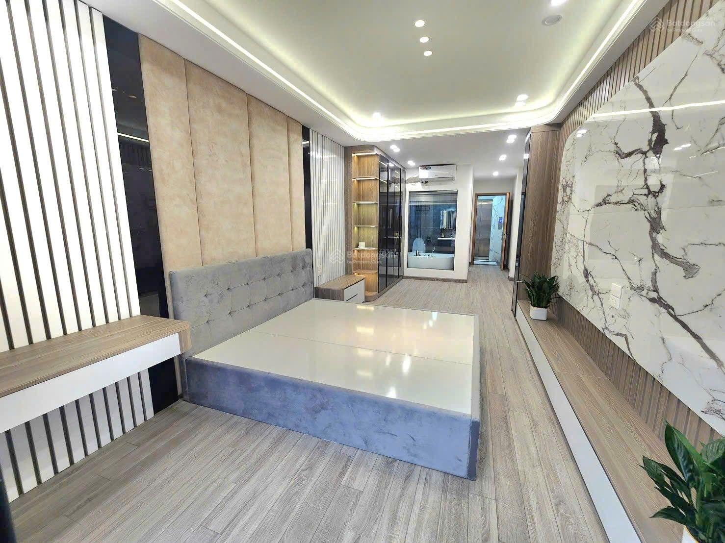 Bán nhà Hoàng Hoa Thám 145m2, 7 tầng giá: 29 tỷ. Ba Đình Bán nhà Hoàng Hoa Thám 145m2, 7 tầng giá: 29 tỷ. Ba Đình