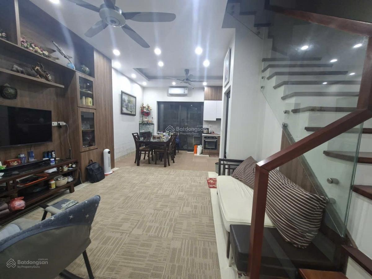 Cần bán nhà 68m2 phân lô tại Bùi Xương Trạch