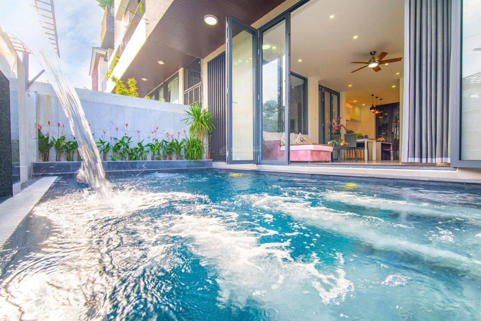 Cho thuê villa mặt tiền đường Phan Bá Vành, Đà Nẵng, 9 phòng, hồ bơi, ngay chân cầu Thuận Phước