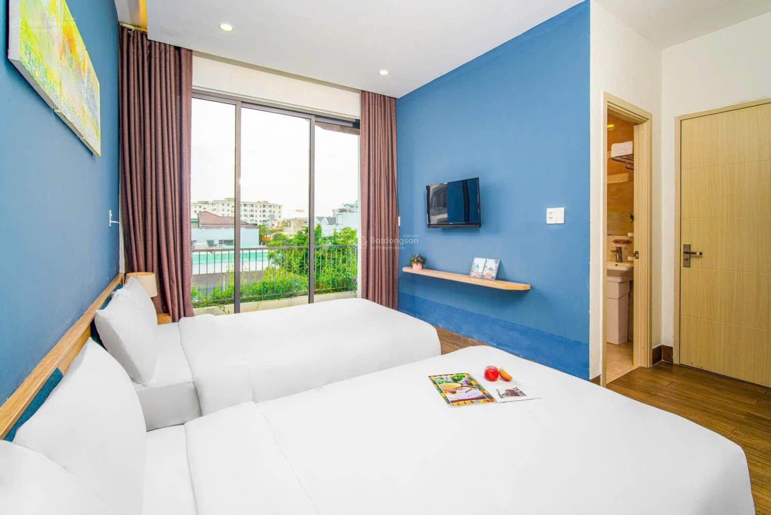 Cho thuê villa mặt tiền đường Phan Bá Vành, Đà Nẵng, 9 phòng, hồ bơi, ngay chân cầu Thuận Phước