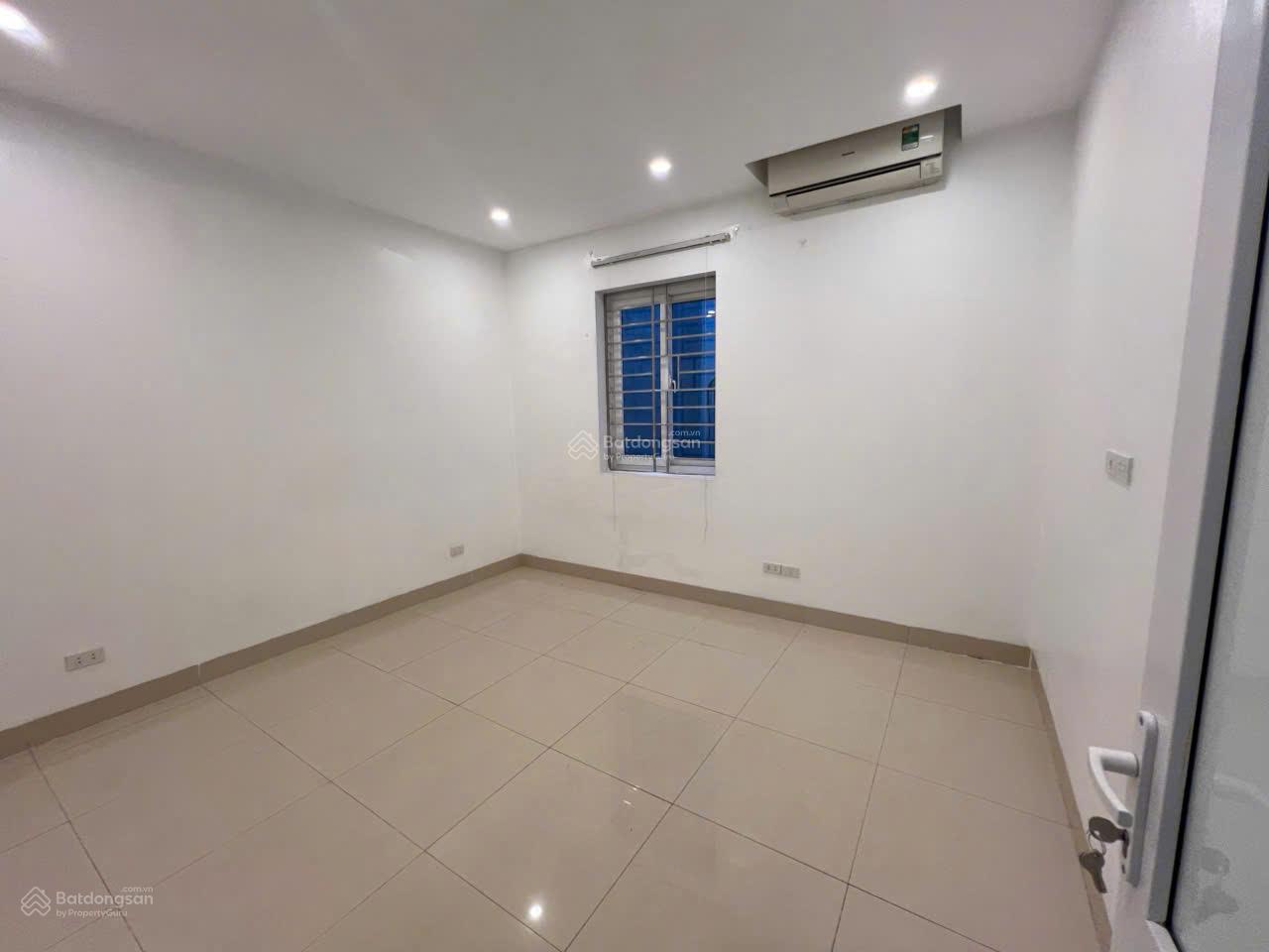 Cho thuê nhà ngõ 28 dương khuê 55m x5T ô tô đỗ cửa