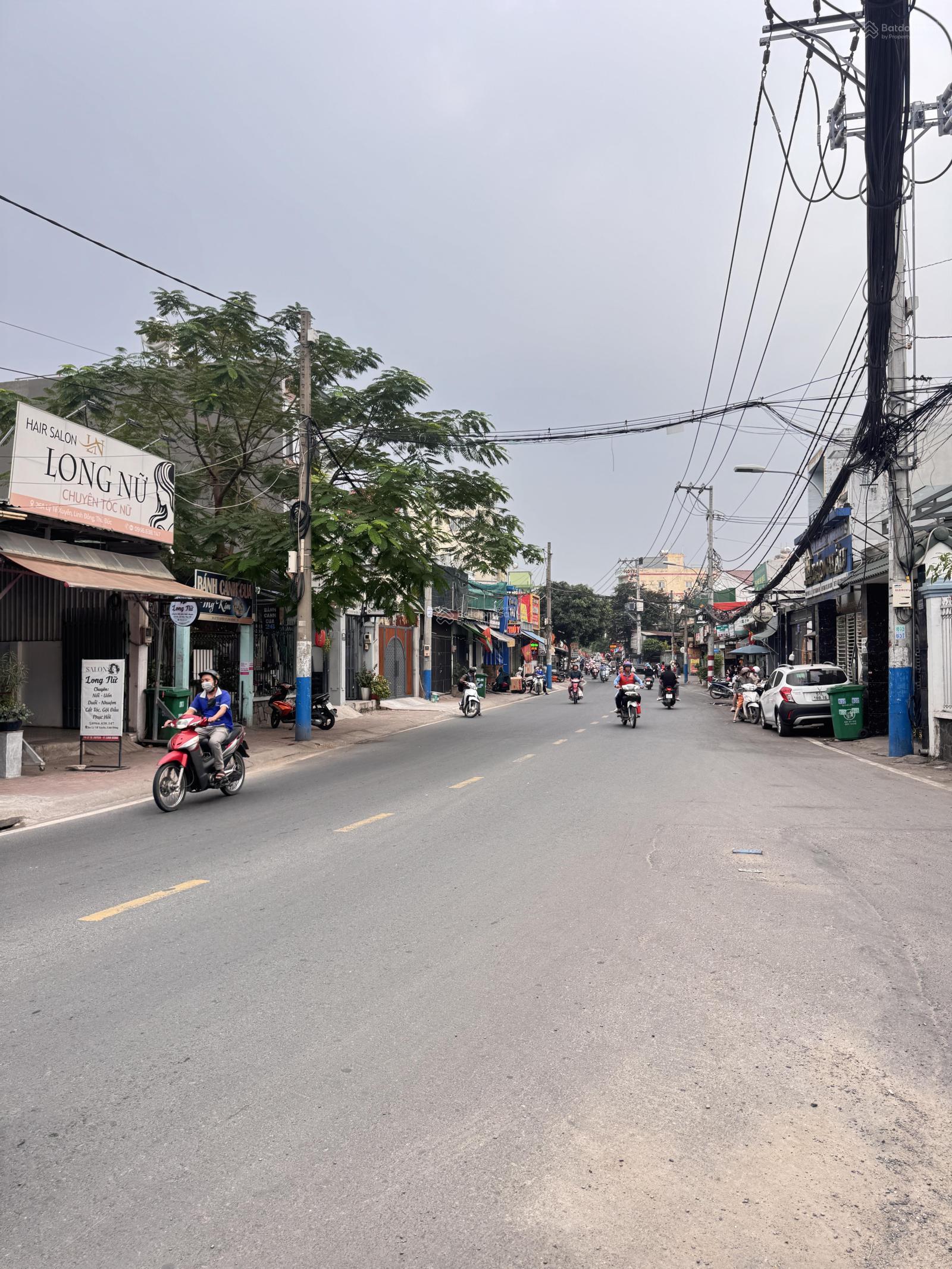 Đất ngang 7m5 x 25m, full thổ: 179m2, hẻm thông xe tải. Giáp Lý Tế Xuyên ngay UBND P. Linh Đông. Đất ngang 7m5 x 25m, full thổ: 179m2, hẻm thông xe tải. Giáp Lý Tế Xuyên ngay UBND P. Linh Đông.