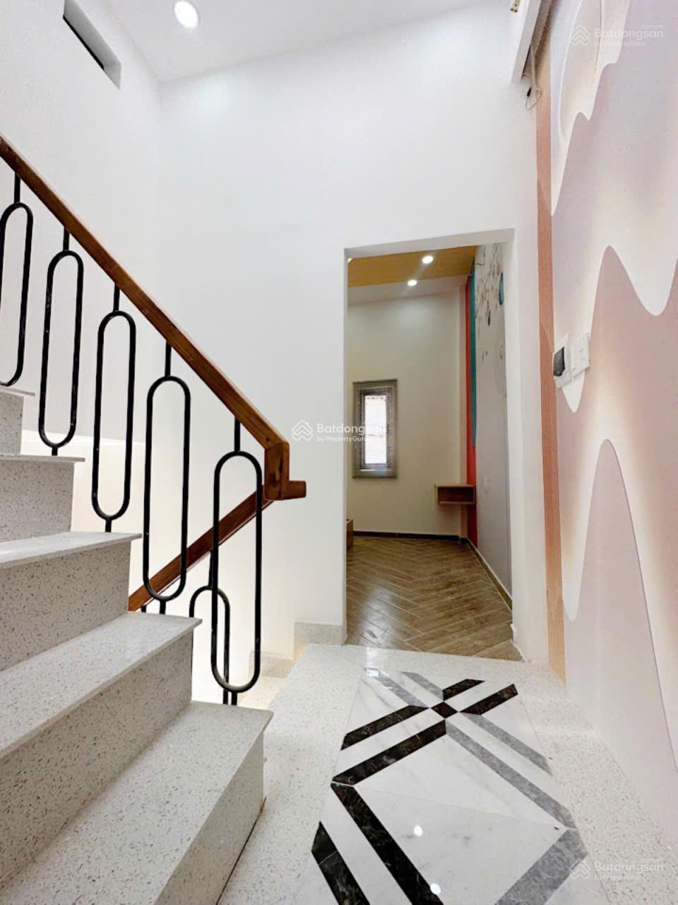 Bán nhà Nguyên Hồng P1 Gò Vấp 40m² 2 tầng hẻm 6m full nội thất giá 2.1 tỷ,LH 0904 472 *** Hoàng My