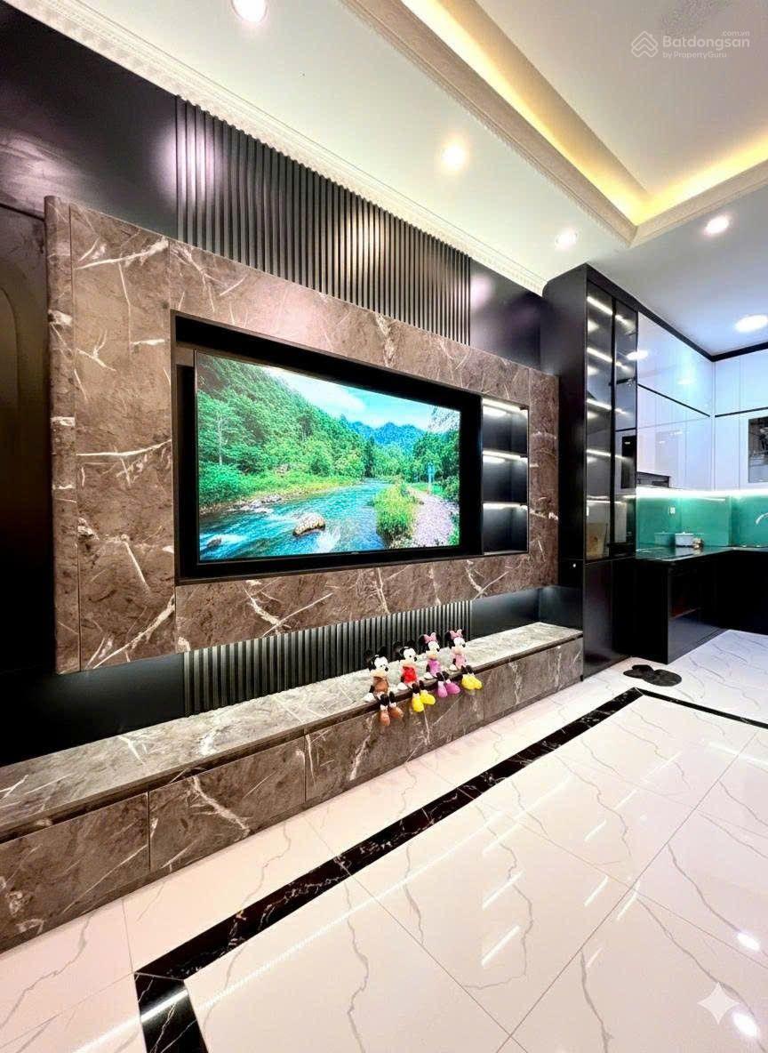 Bán nhà 7 tầng thang máy Ô Đồng Lầm - Hồ Ba Mẫu - 9.7 tỷ