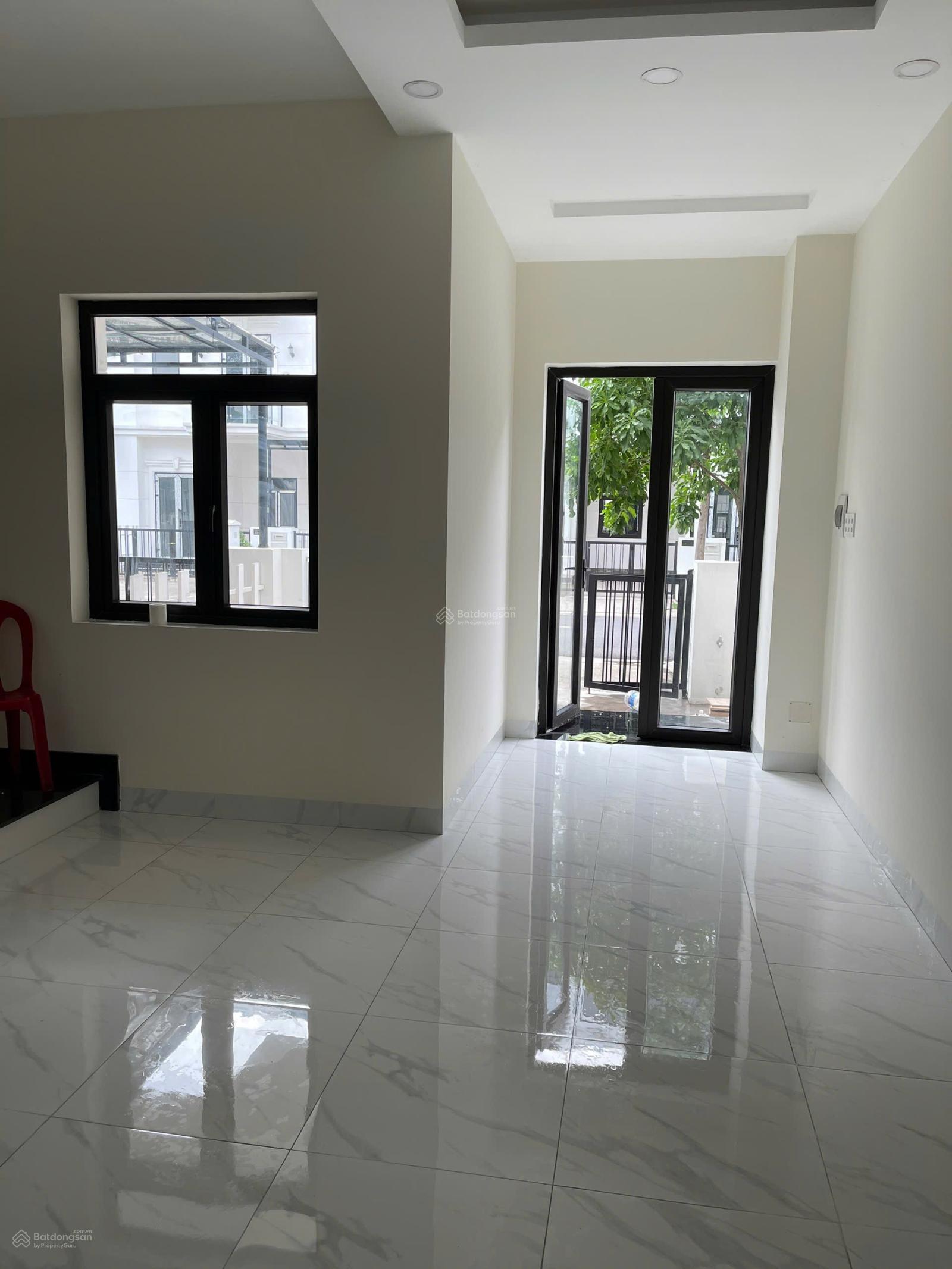 Cần cho Thuê nhà phố Nguyên căn Gần Vinhomes Quận 9 Cần cho Thuê nhà phố Nguyên căn Gần Vinhomes Quận 9