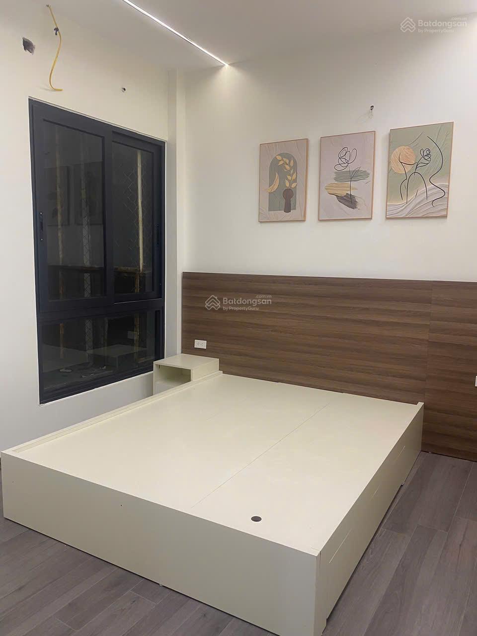 BÁN NHÀ CẦU GIẤY Ô TÔ ĐỖ CỔNG 11.8 TỶ Ở DƯƠNG QUẢNG HÀM GẦN QUAN HOA, HOÀNG QUỐC VIỆT