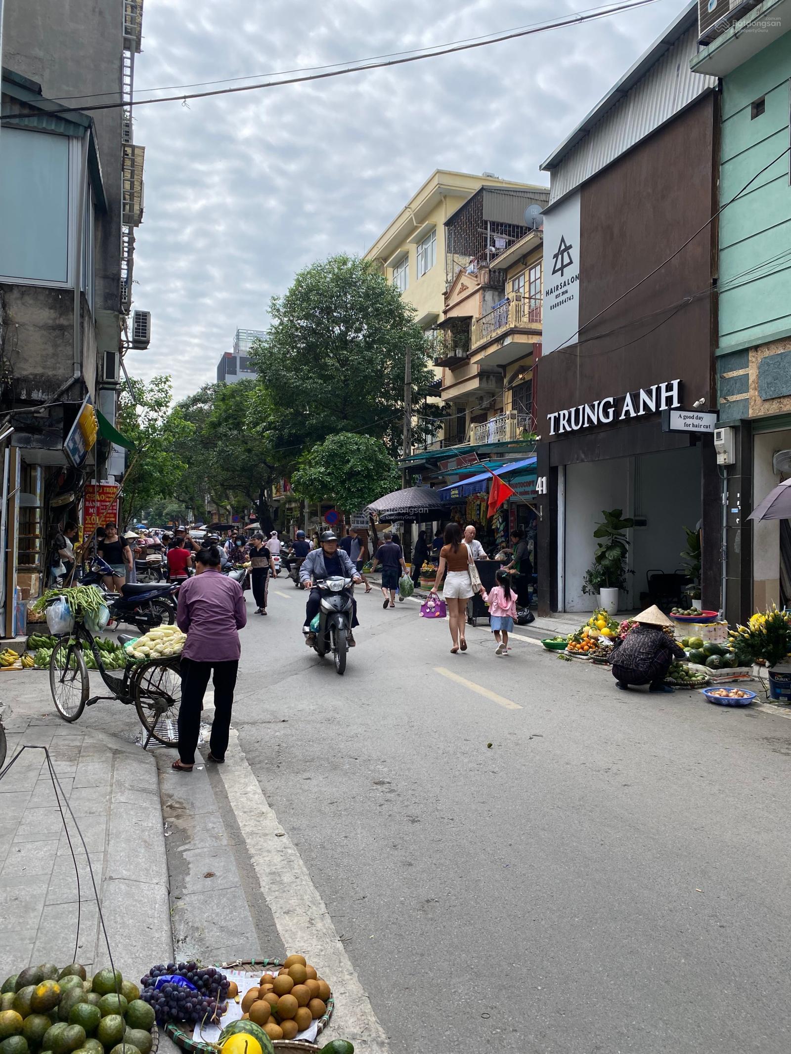 Nhà 9 tầng 160m2 giá 110 tỷ tại mặt phố Đoàn Thị Điểm