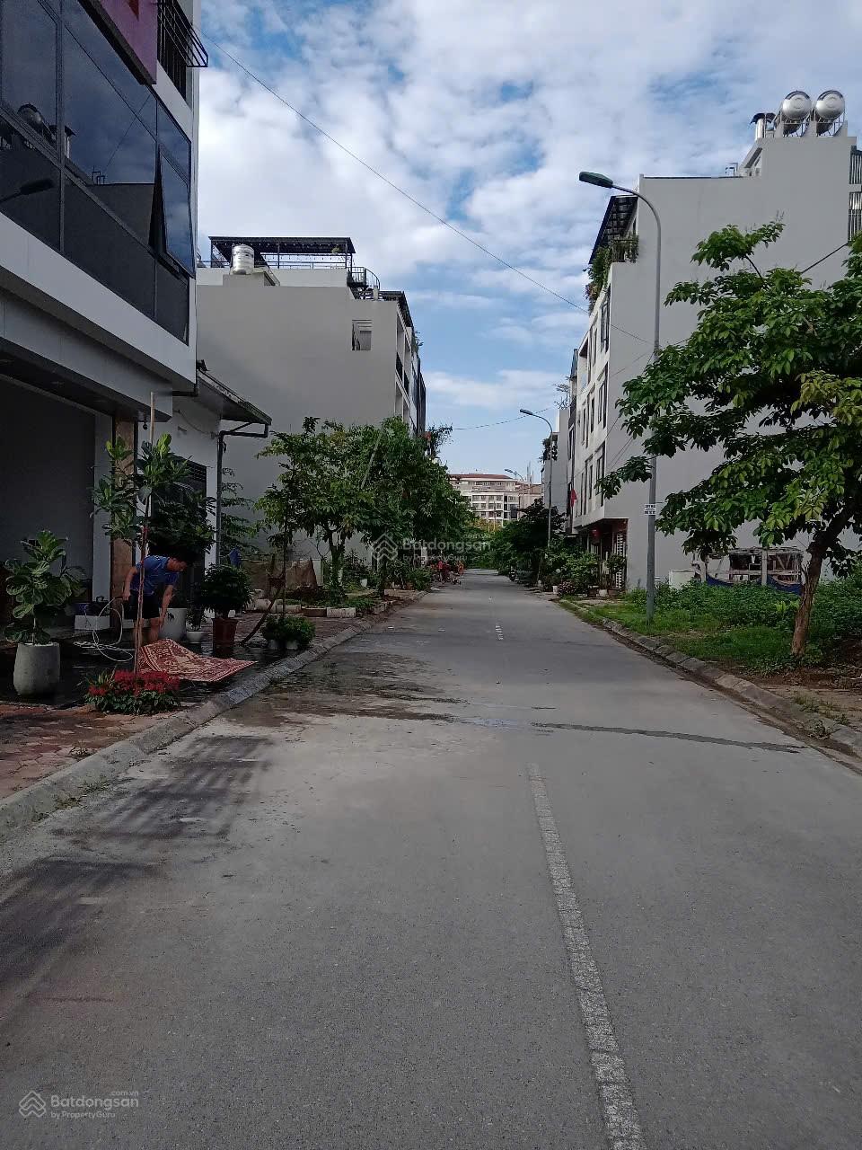 Bán đất tại Chính Trung Thị trấn Trâu Quỳ, Gia Lâm, Hà Nội, 9 tỷ, 130.9m2, pháp lý đầy đủ