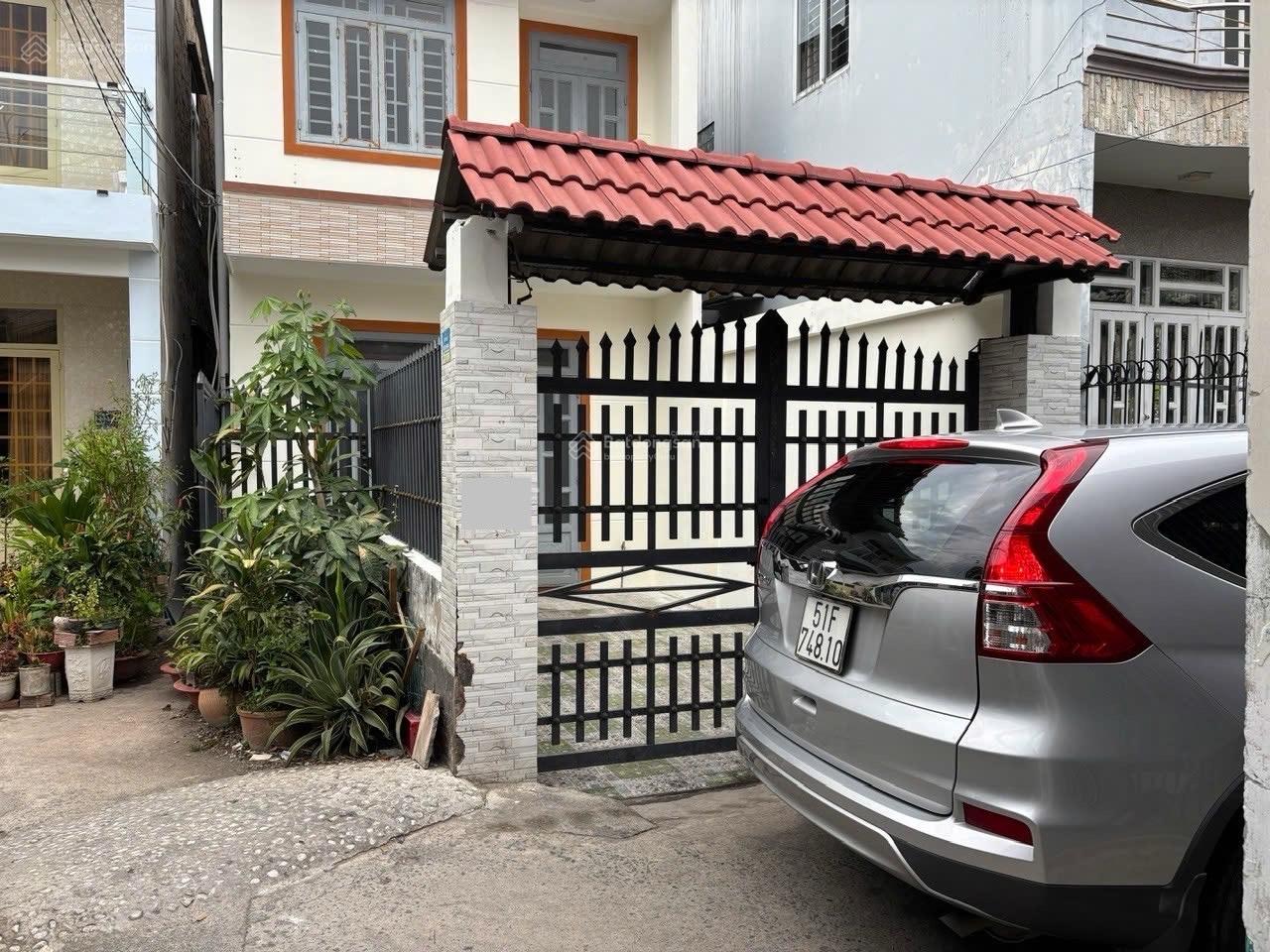 Nhà 2 tầng có sân đỗ ô tô, kha Vạn Cân Linh Đông, chỉ 5.5 tỷ TL.