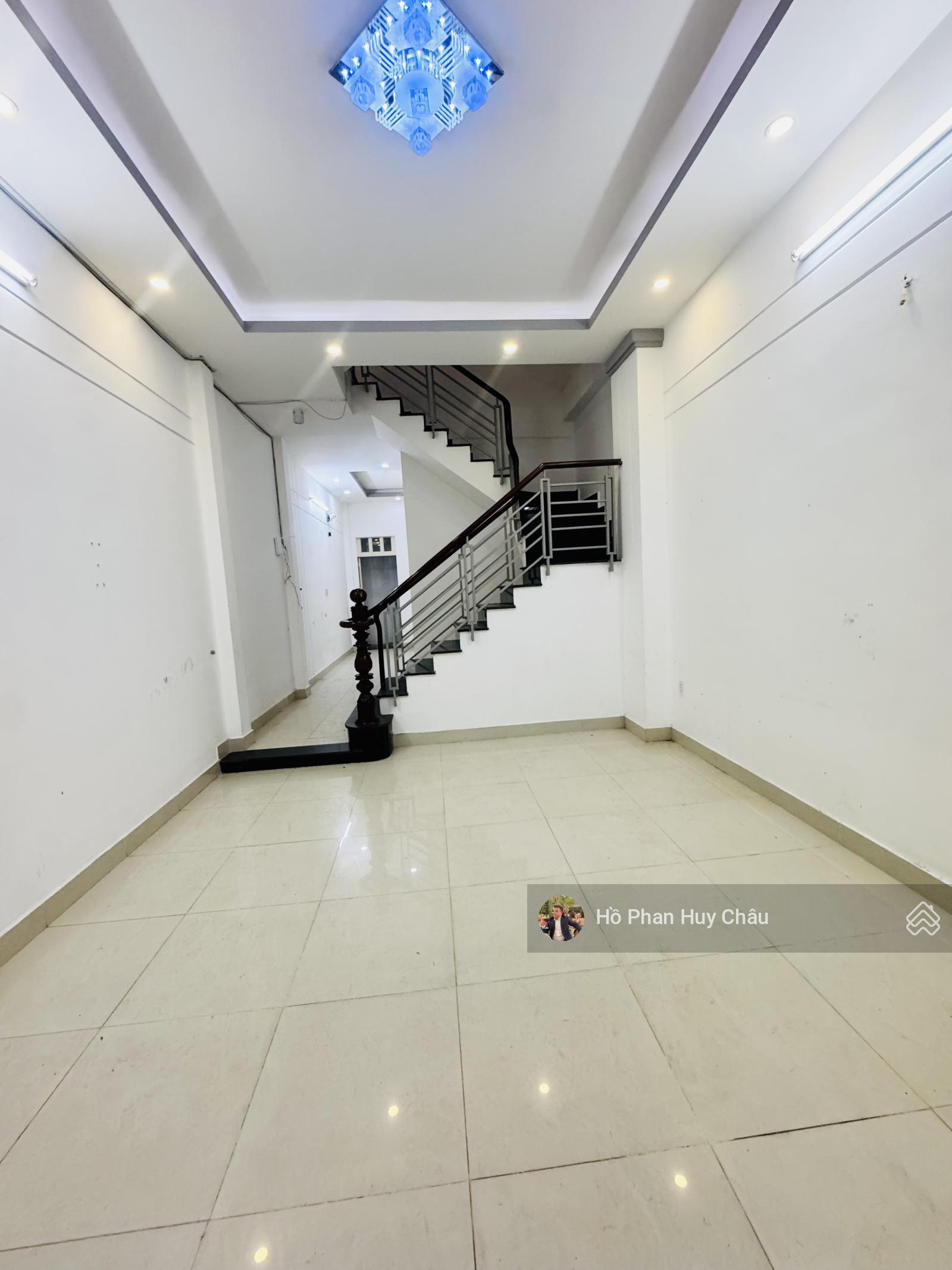 VIP - HOT- RẺ - 4mx17m - Oto Ngủ Nhà - 6 Tỷ 280 . KDC SG Mới