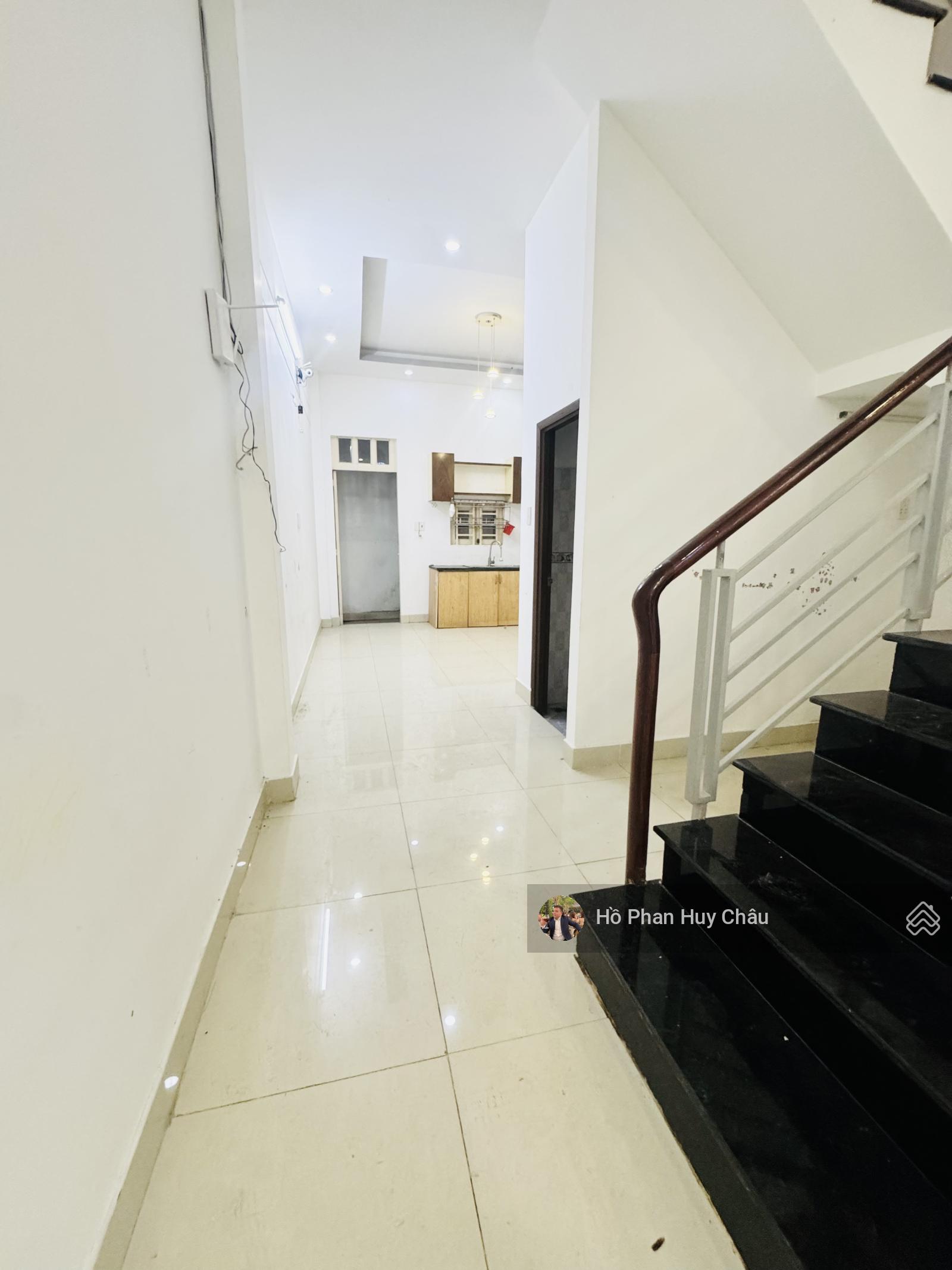 VIP - HOT- RẺ - 4mx17m - Oto Ngủ Nhà - 6 Tỷ 280 . KDC SG Mới