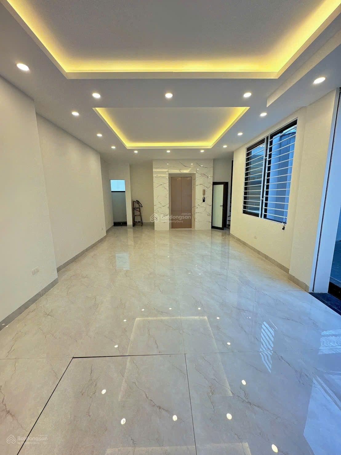 BÁN NHÀ VŨ XUÂN THIỀU,SÀI ĐỒNG,70M , THANG MÁY, MỚI TINH,ô TÔ ĐỖ CỔNG,9XTY