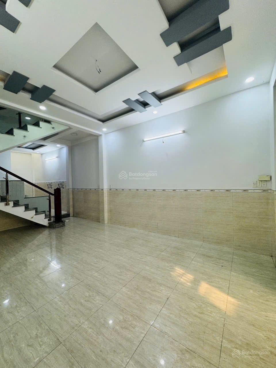 Bán nhà gần ngay Emart Phan Huy Ích. 4,5m x 14m. 1 trệt 1 lầu chỉ nhỉnh 5 tỷ còn bớt