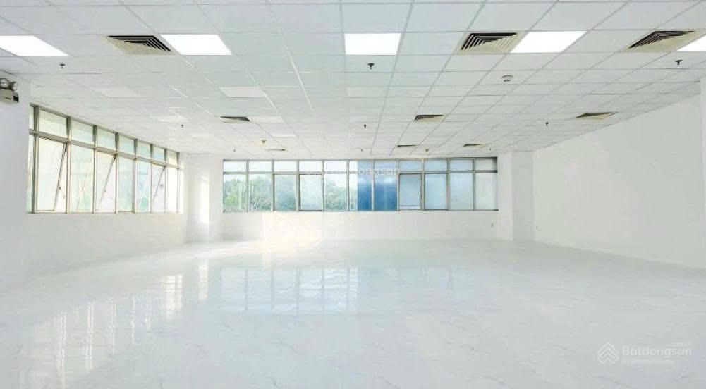 Chính chủ cho thuê nhà mặt tiền đường Trần Hưng Đạo Quận 1