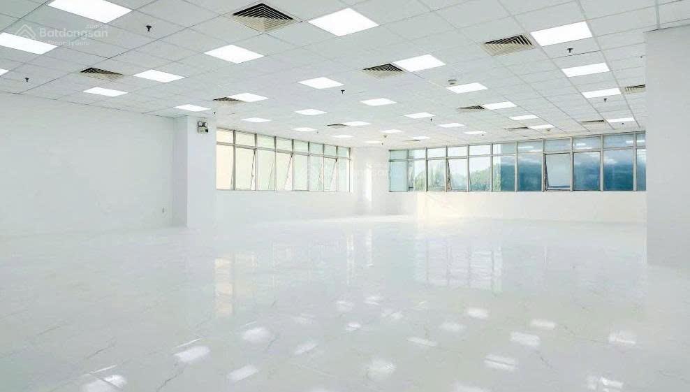 Chính chủ cho thuê nhà mặt tiền đường Trần Hưng Đạo Quận 1