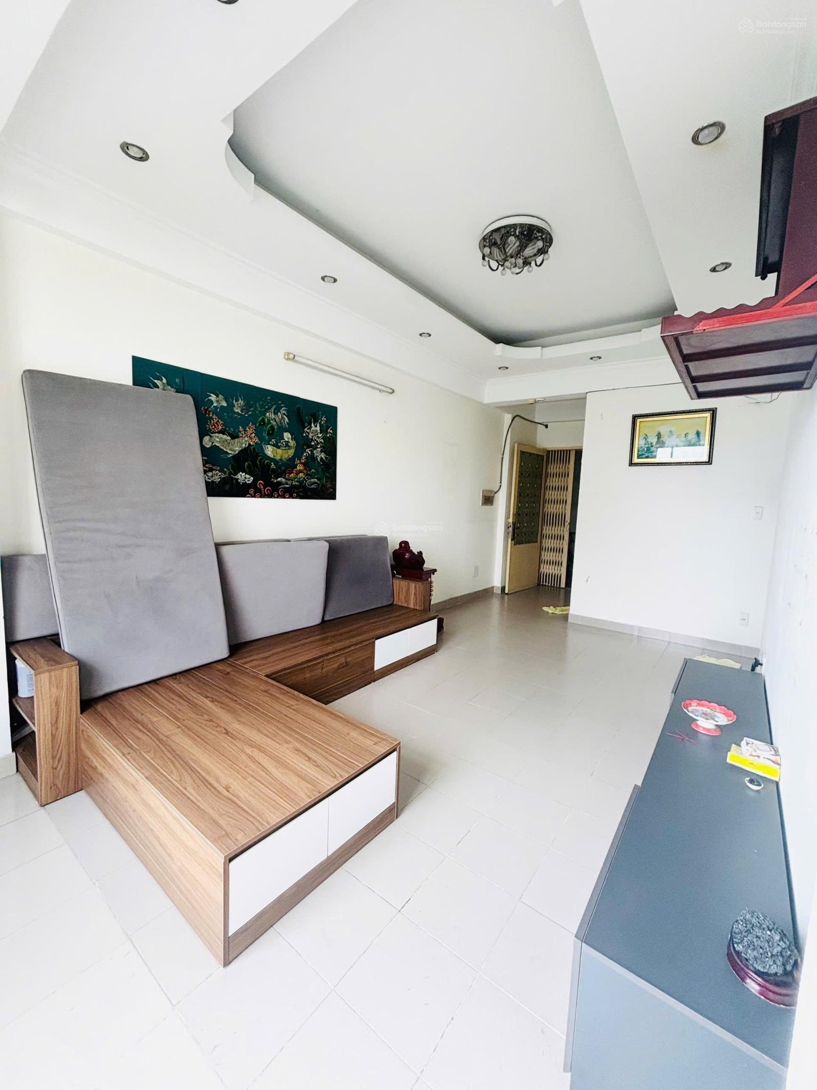 Cho thuê chung cư Phú Thọ Quận 11 ngay vòng xoay Lê Đại Hành, 65m2, 2PN, đủ nội thất đẹp, mới