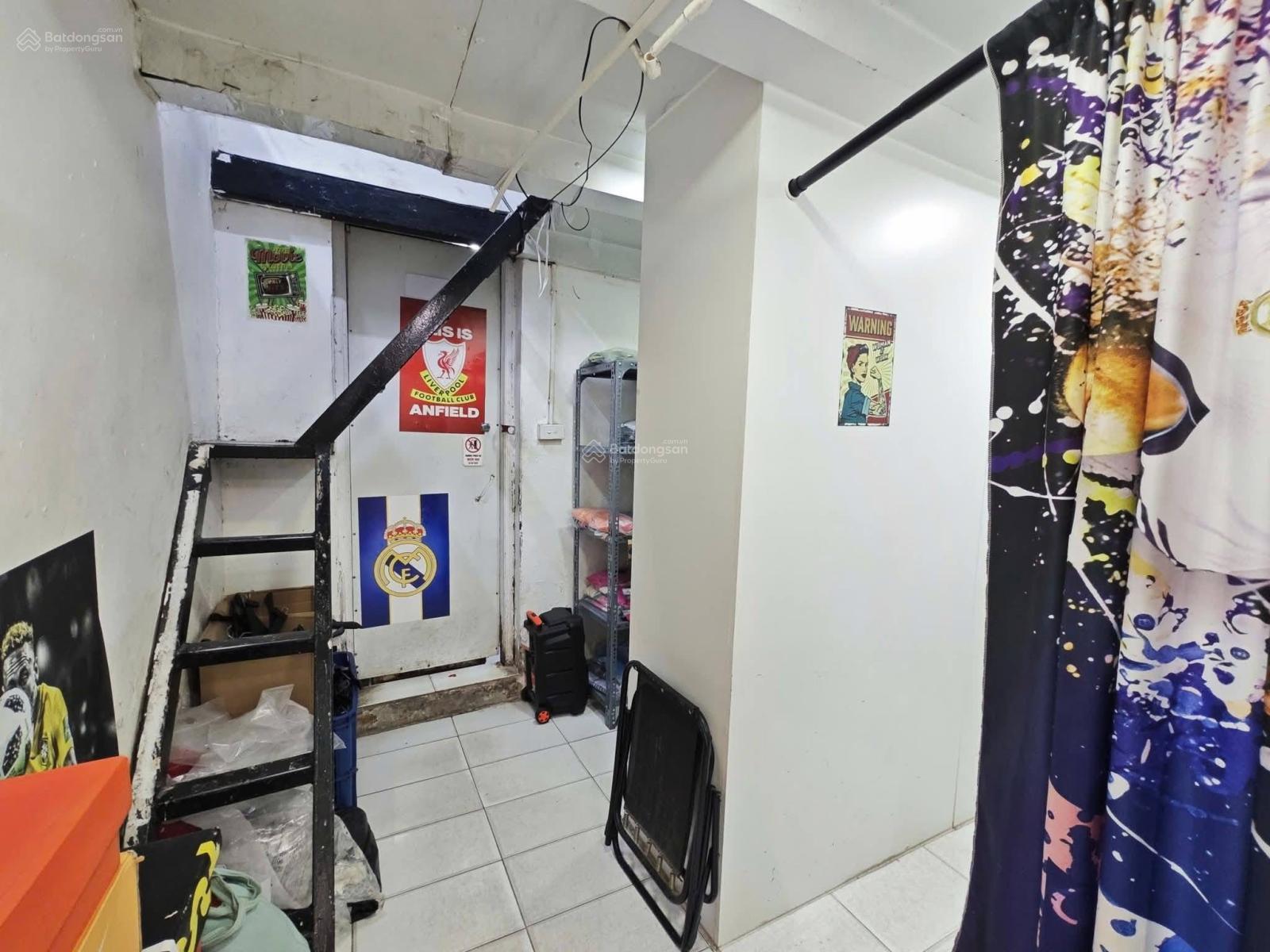 Bán nhà tập thể mặt phố cổ Hoàn Kiếm, tầm tiền hiếm, nhà có vỉa hè, KD gì cũng đẳng cấp, sổ đỏ sẵn