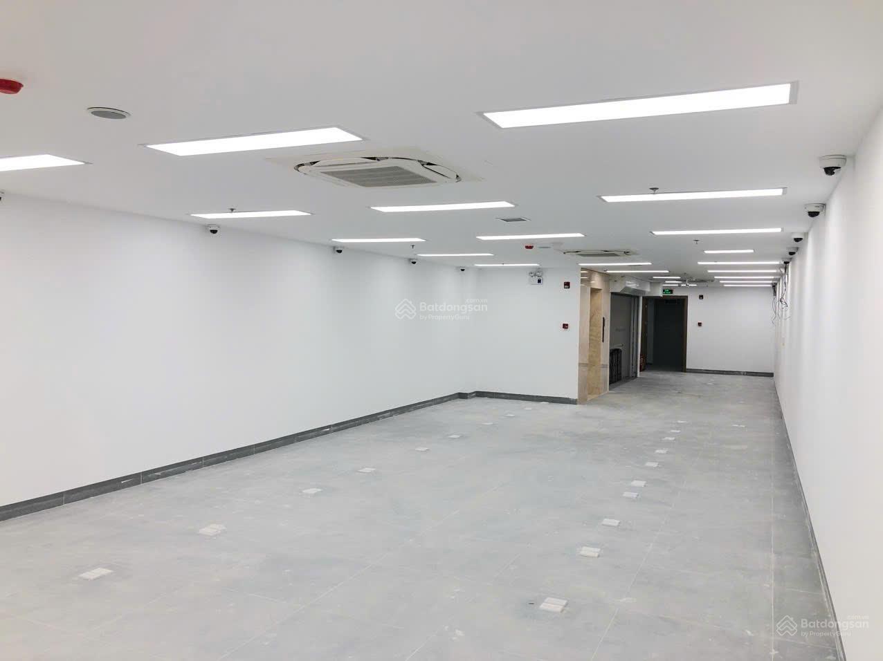 Chính chủ cho thuê căn nhà mặt phố 9 tầng số 22 Châu Long giá 80tr/ tháng