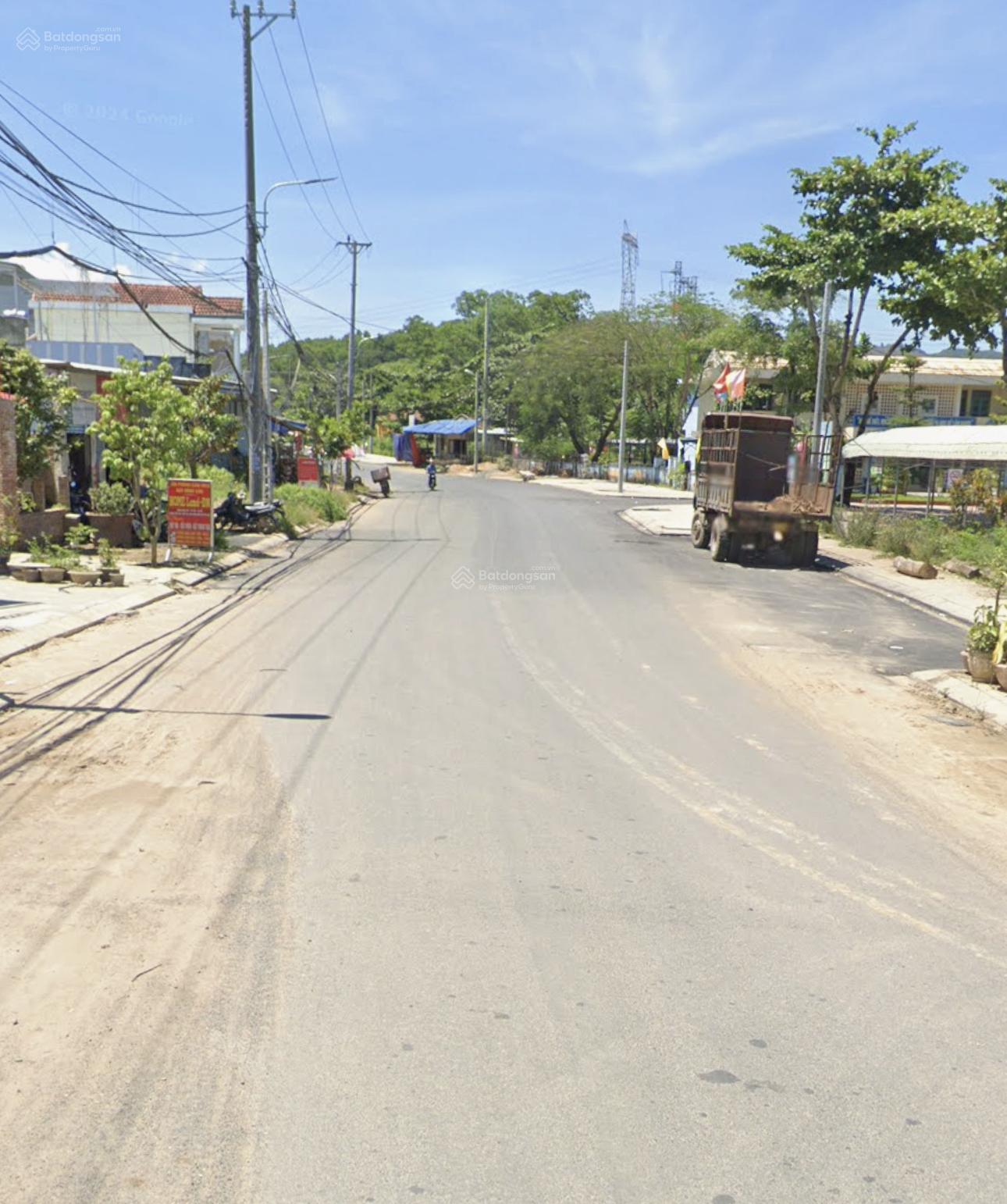 Đất mặt tiền đường DH2 gần chợ Xuân Phú Đường rộng 10m5, khu dân cư đông đúc DT 200m2 ngang 7m