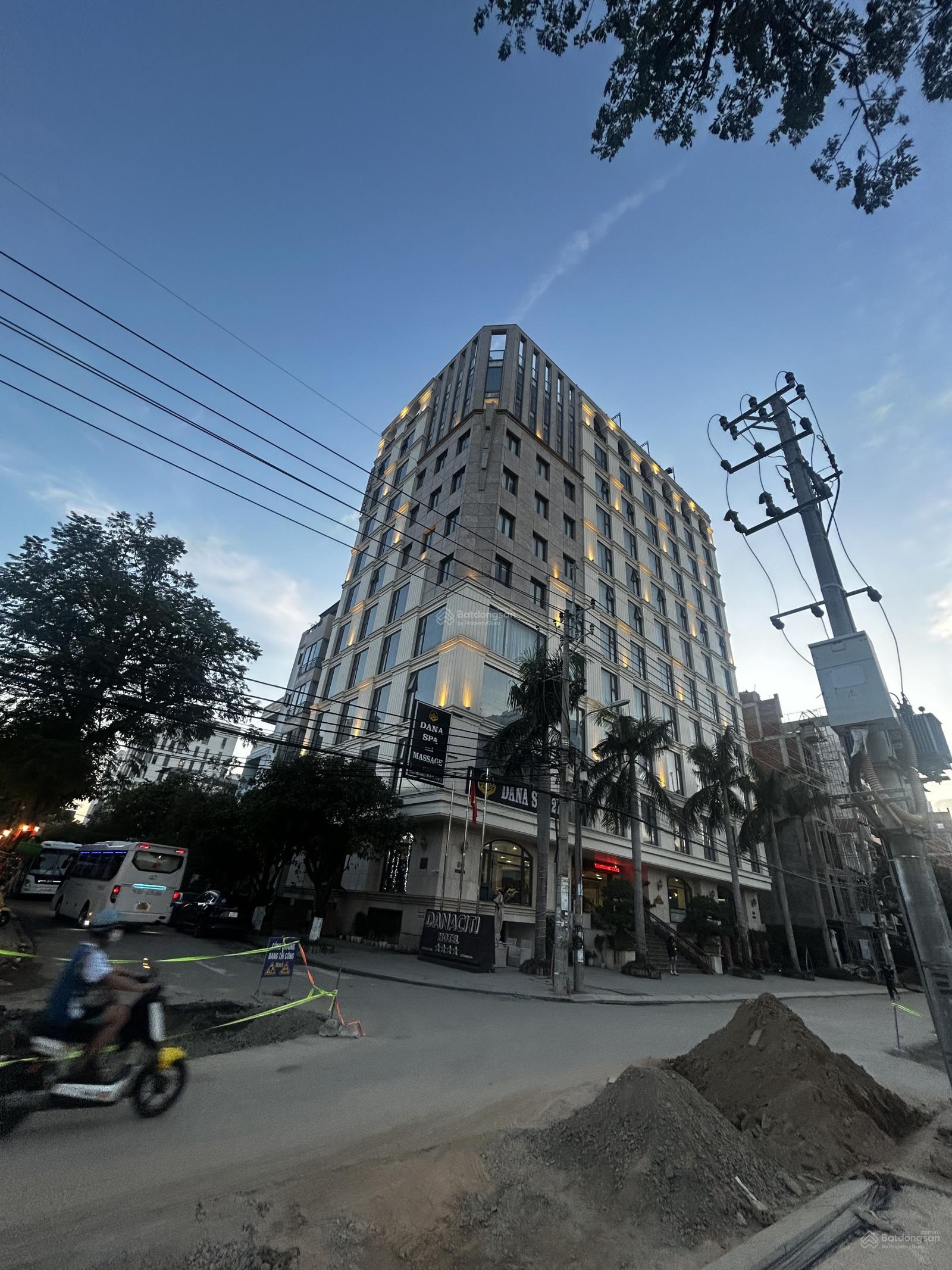 Chính chủ cần bán toà khách sạn biển góc Đông Kinh Nghĩa Thục - Lê Bình với gần 90phòng, chuẩn 4sao Chính chủ cần bán toà khách sạn biển góc Đông Kinh Nghĩa Thục - Lê Bình với gần 90phòng, chuẩn 4sao