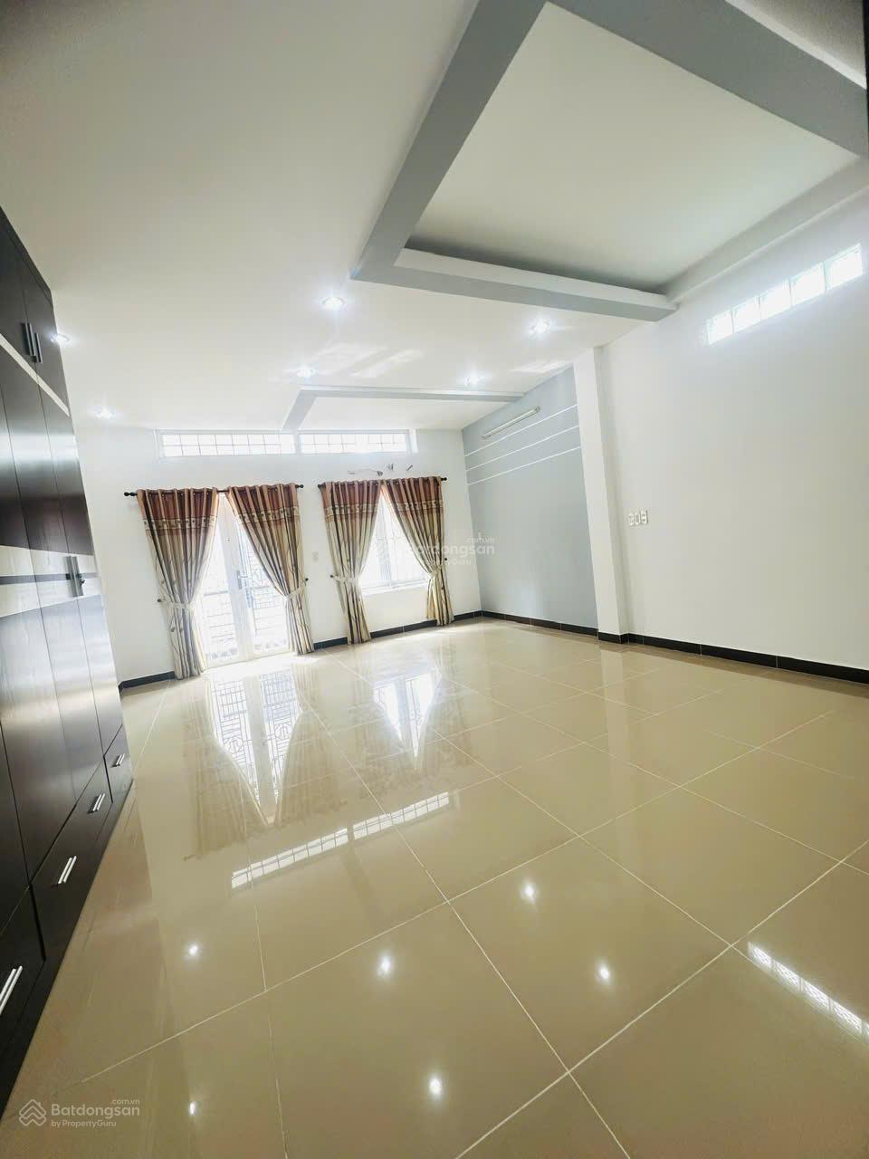 Cho thuê nhà mới đường Lê Văn Sỹ, P. 13, Quận 3, diện tích: 5x17m, 3 lầu, 7PN, giá 45tr/th Cho thuê nhà mới đường Lê Văn Sỹ, P. 13, Quận 3, diện tích: 5x17m, 3 lầu, 7PN, giá 45tr/th