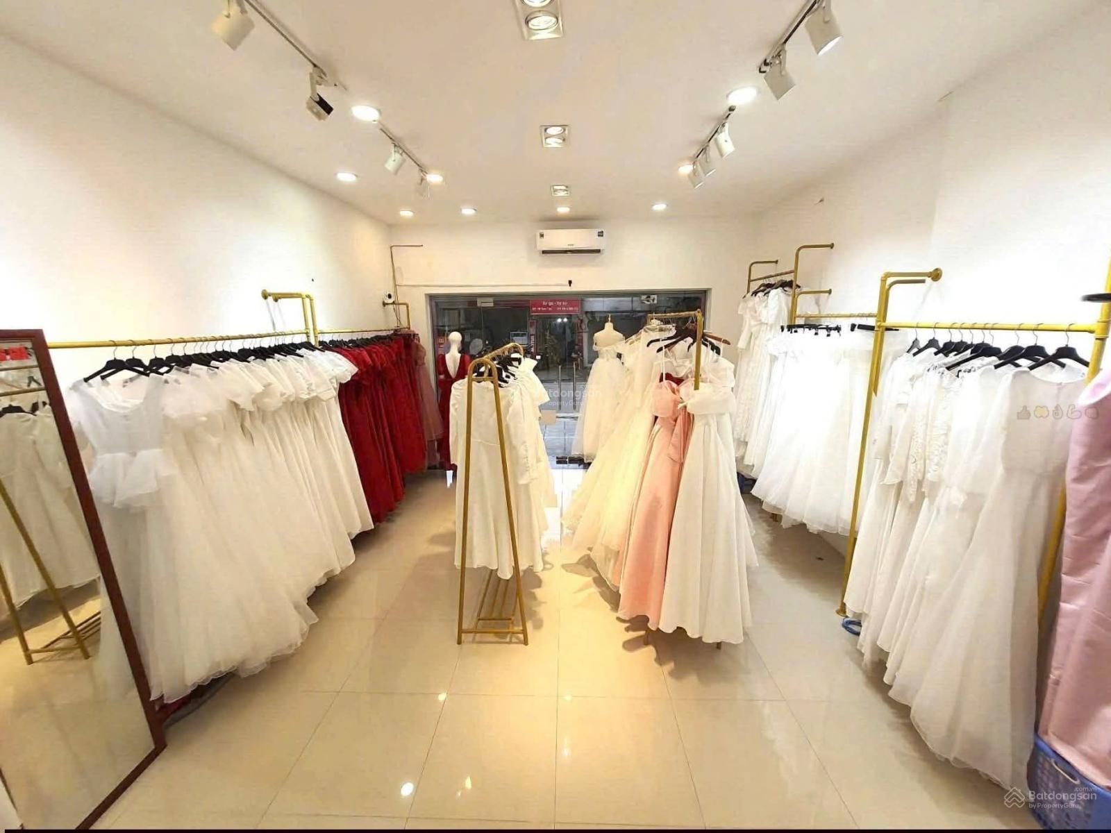 cho thuê nhà mặt phố NGUYỄN CHÍ THANH - Đống Đa, dt 55 m2 x 5 tầng, MT 5.5m, Giá 50 tr, thông sàn