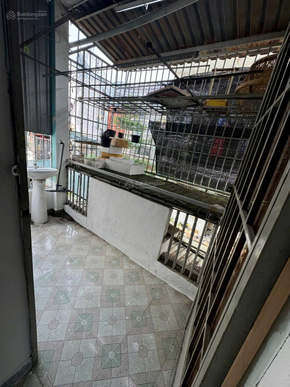 Nhà 1 trệt lầu hoàn cồng đủ - sát ga Metro - hẻm xe hơi đỗ cửa - tiềm năng tăng giá