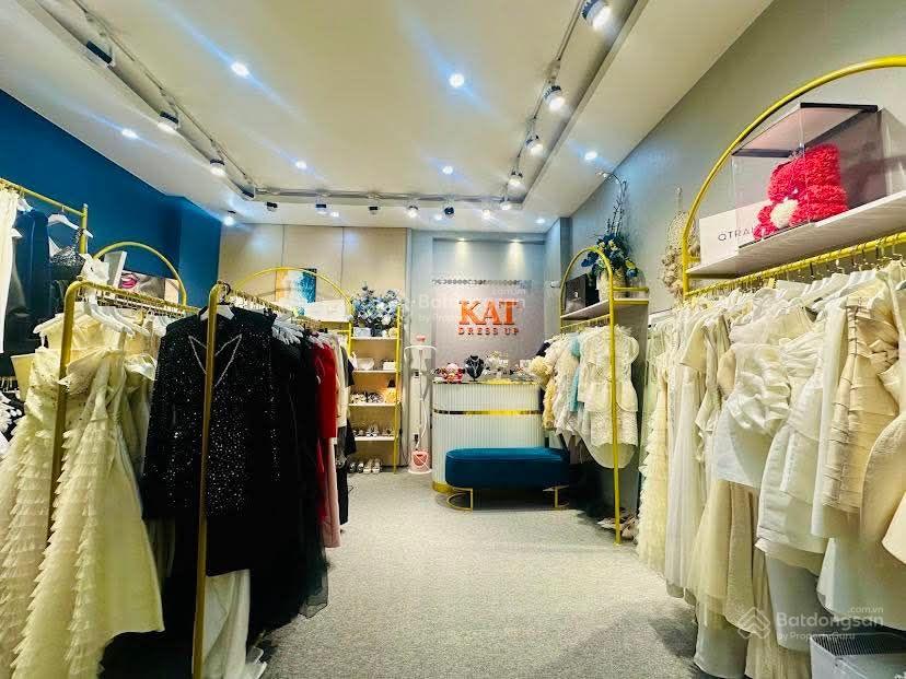 cho thuê nhà mặt phố NGUYỄN CHÍ THANH - Đống Đa, dt 55 m2 x 5 tầng, MT 5.5m, Giá 50 tr, thông sàn