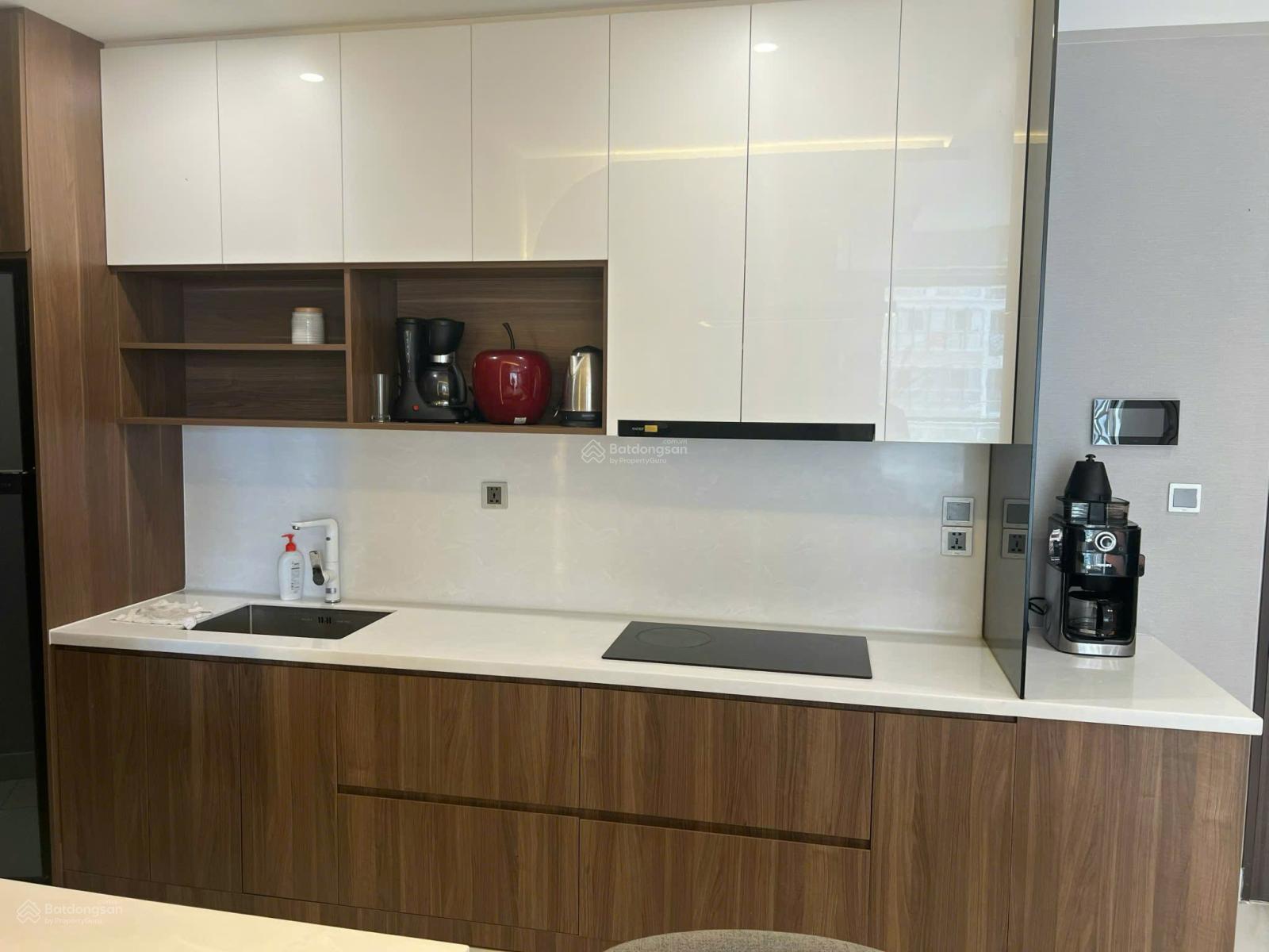 Bán căn hộ Midtown 2 phòng ngủ có ô xe, nhà mới tầng trung
