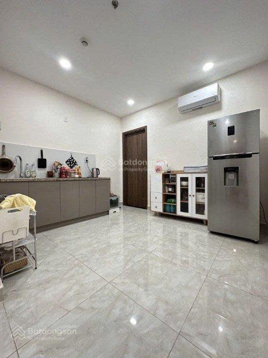 Cho thuê căn Park Legend - Hoàng Văn Thụ 40m2, 1PN, 1WC, 1 số nội thất. Giá 10tr - LH 0933 481 ***