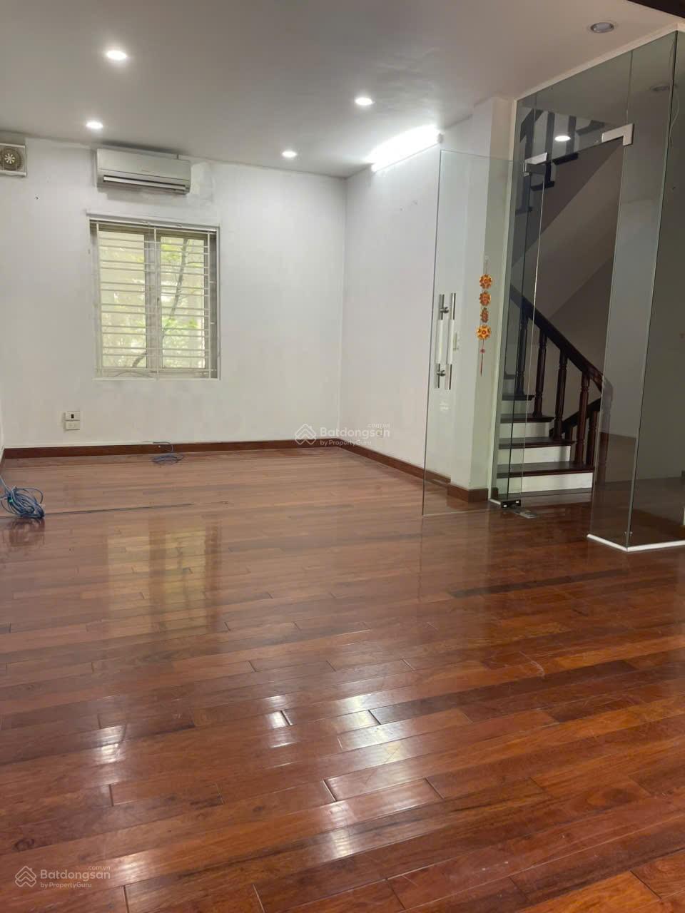 Chính chủ cho thuê biệt thự Nguyễn Thị Định, Đỗ Quang. Diện tích 120m2 x 3t. Lh 0963 833 ***.