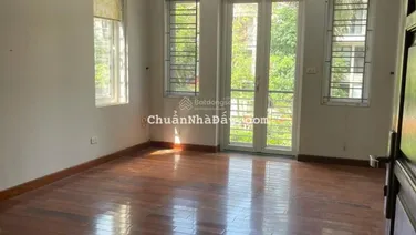 Chính chủ cho thuê biệt thự Nguyễn Thị Định, Đỗ Quang. Diện tích 120m2 x 3t. Lh 0963 833 ***.
