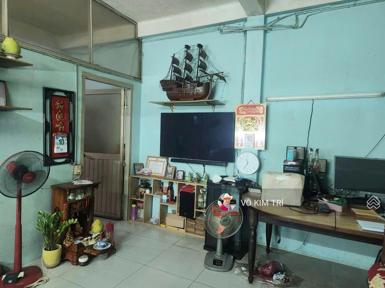 Quận 1 CC Trần Đình Xu 54m SHR giá 2,9 tỷ