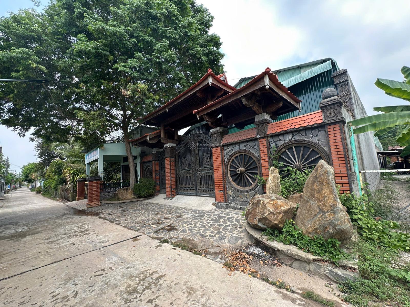 Trả nợ ngân hàng cần bán gấp đất 10x35m, sổ riêng thổ cư đối diện KCN Chơn Thành Bình Phước