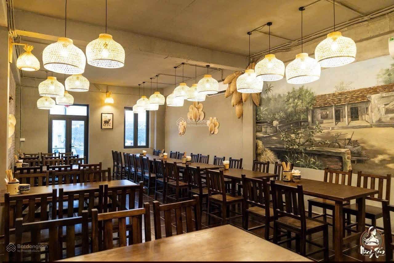 cho thuê MBKD mặt phố HOÀNG CẦU - Đống Đa, dt 95 m2, MT 7 m, Giá 35 tr, thông sàn cho thuê MBKD mặt phố HOÀNG CẦU - Đống Đa, dt 95 m2, MT 7 m, Giá 35 tr, thông sàn