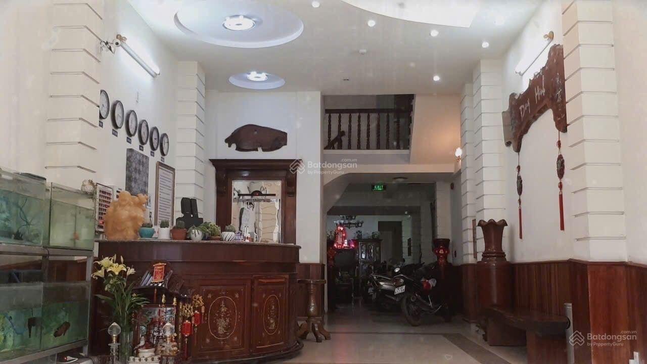 Bán nhanh khách sạn mặt tiền Nguyễn Đình Chiểu 26ph ngay biển Hòn Chồng, Nha Trang, Khánh Hòa
