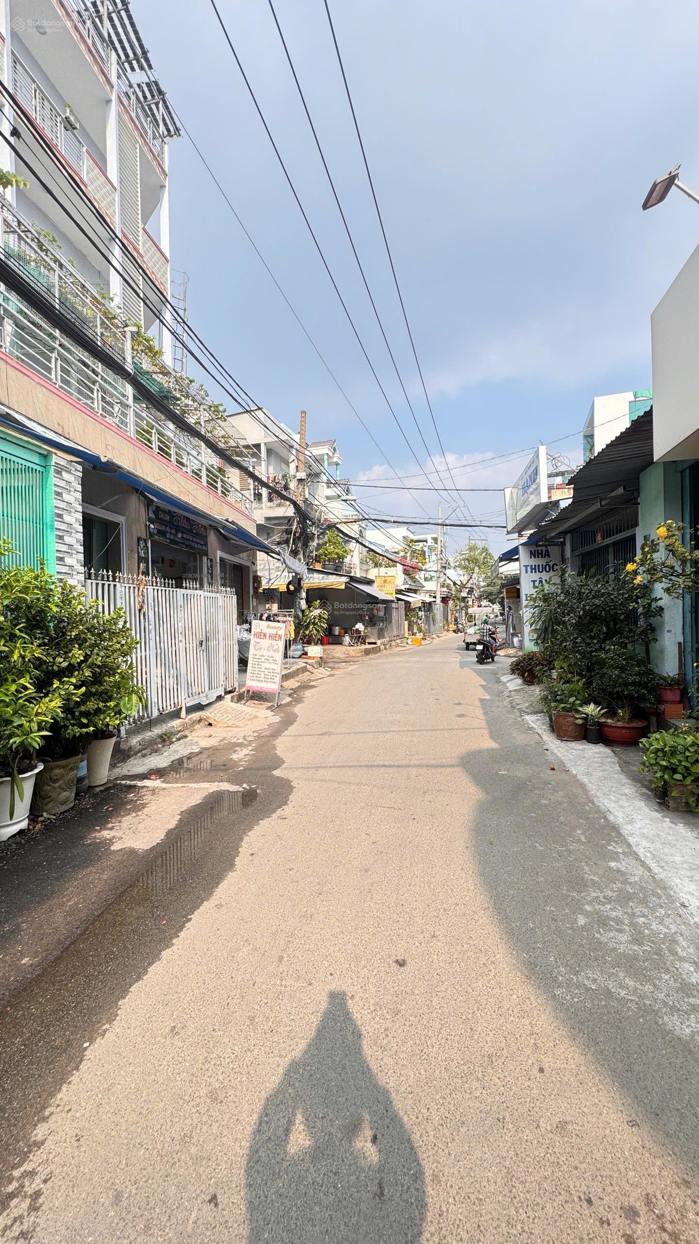 Bán Nhà Mặt Tiền Hoàng Xuân Nhị, Phú Trung, Tân Phú, DT: 4.2x20m, 1 Lầu, 8.8 Tỷ