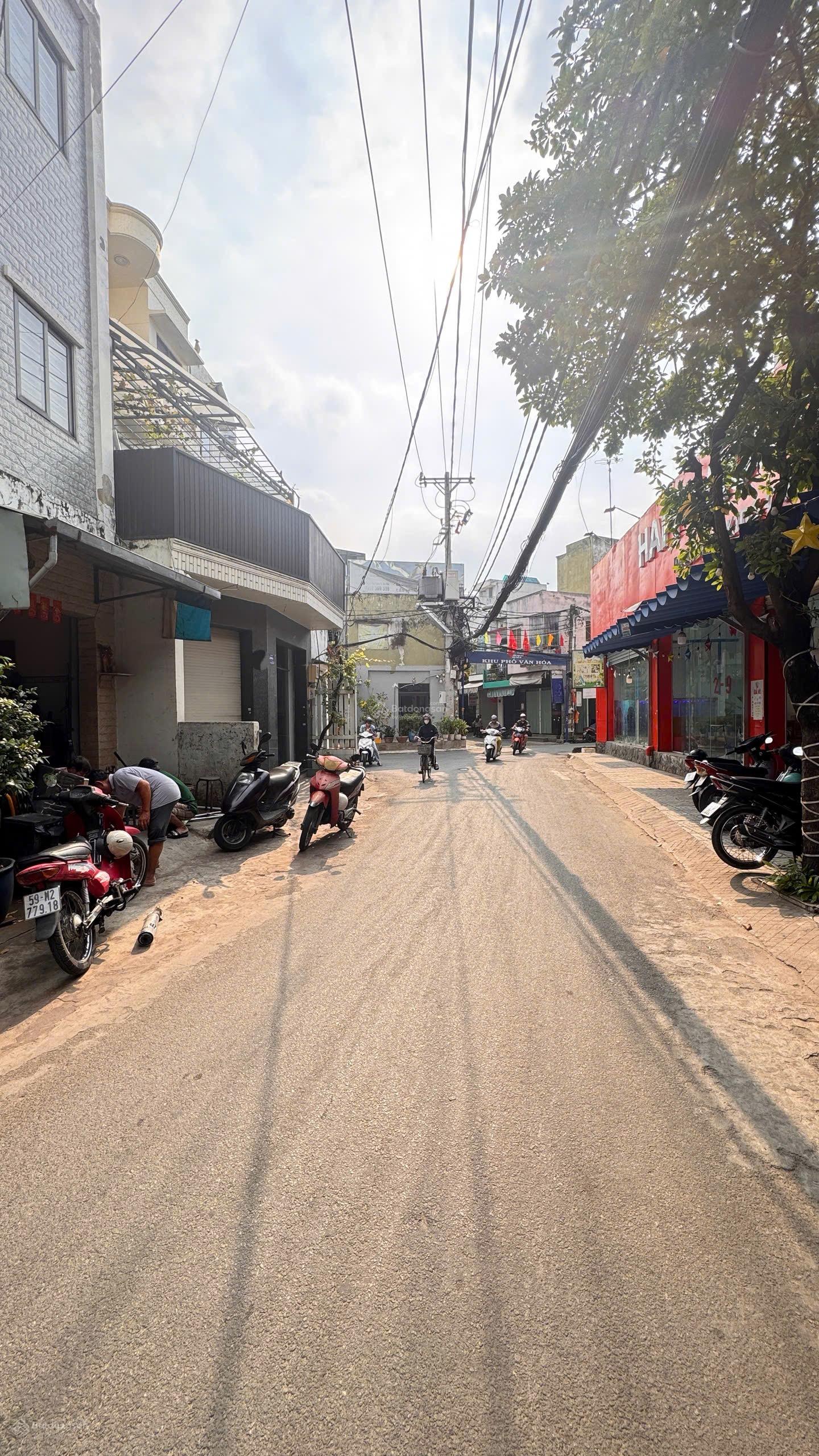 Bán Nhà Mặt Tiền Hoàng Xuân Nhị, Phú Trung, Tân Phú, DT: 4.2x20m, 1 Lầu, 8.8 Tỷ