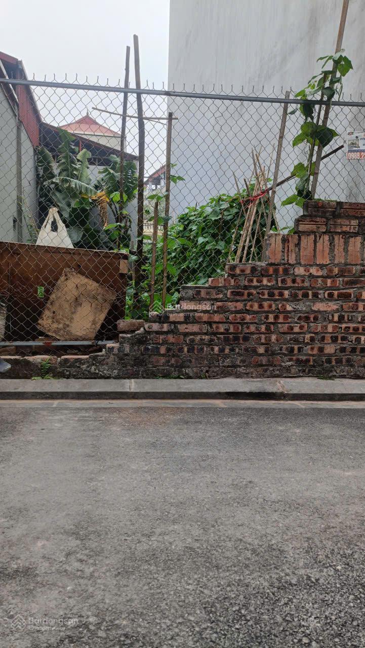 Cần bán 60m2 (4,2x14,3) đất thổ cư thôn Đông Trù xã Đông Anh, đường rộng 2,5m, hướng Đông Bắc Cần bán 60m2 (4,2x14,3) đất thổ cư thôn Đông Trù xã Đông Anh, đường rộng 2,5m, hướng Đông Bắc