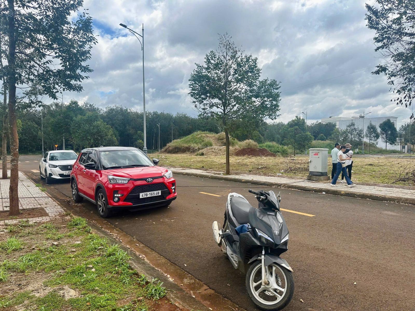 Duy nhất 1 lô KĐT Ân Phú - vị trí vàng đối diện hoa viên & nhà ở XH - chỉ 2.990 tỷ!