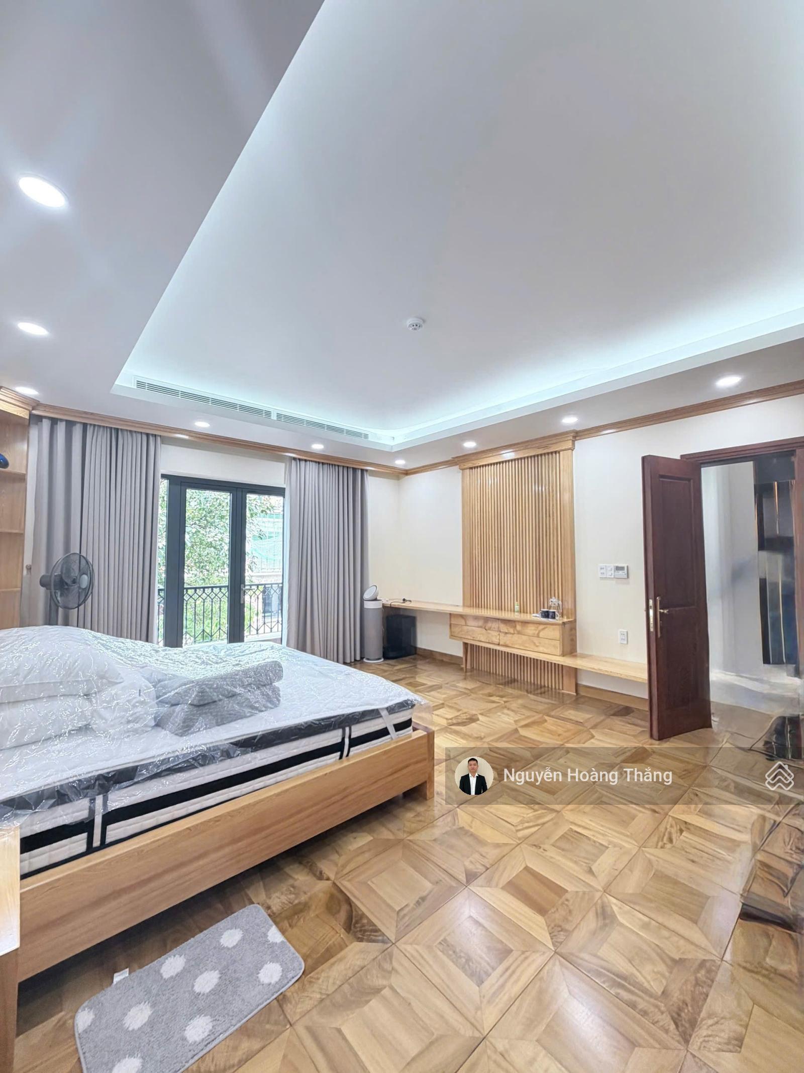 Cho thuê biệt thự 130tr/th 6PN, full NT Luxury mới 100%, Q.2 - 1000m2 sàn, vào ở ngay LH 0936 890 *** Cho thuê biệt thự 130tr/th 6PN, full NT Luxury mới 100%, Q.2 - 1000m2 sàn, vào ở ngay LH 0936 890 ***