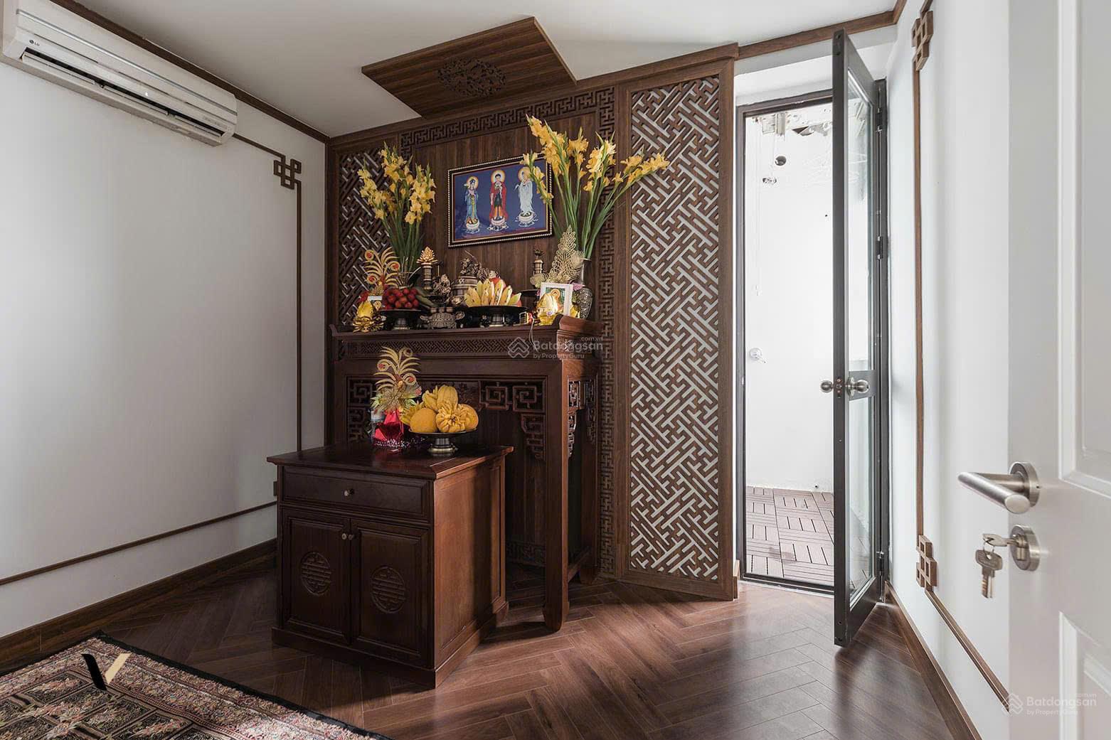 Tôi cần bán trước Tết căn hộ 3 phòng ngủ, 3 vệ sinh, diện tích 159m2, căn góc rất đẹp toà N05