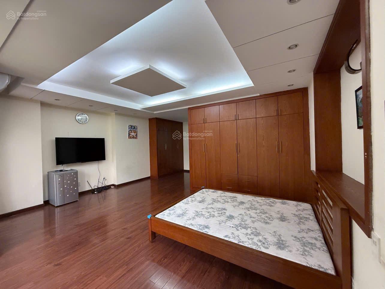 Cho thuê nhà phố Hưng Gia 1 Phú Mỹ Hưng DT 6x18.5m DTSD ~400m Giá 60 triệu/tháng | Mặt tiền